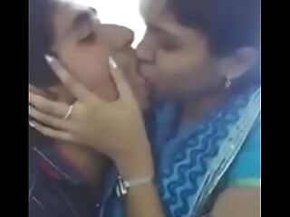 desi indian girlfriend kissing her bf